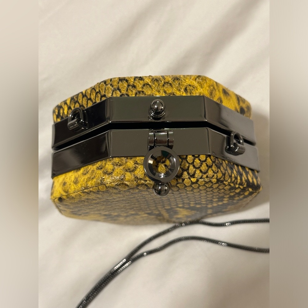 RARE NWOT - Henri Bendel Real Leather Snakeskin bag